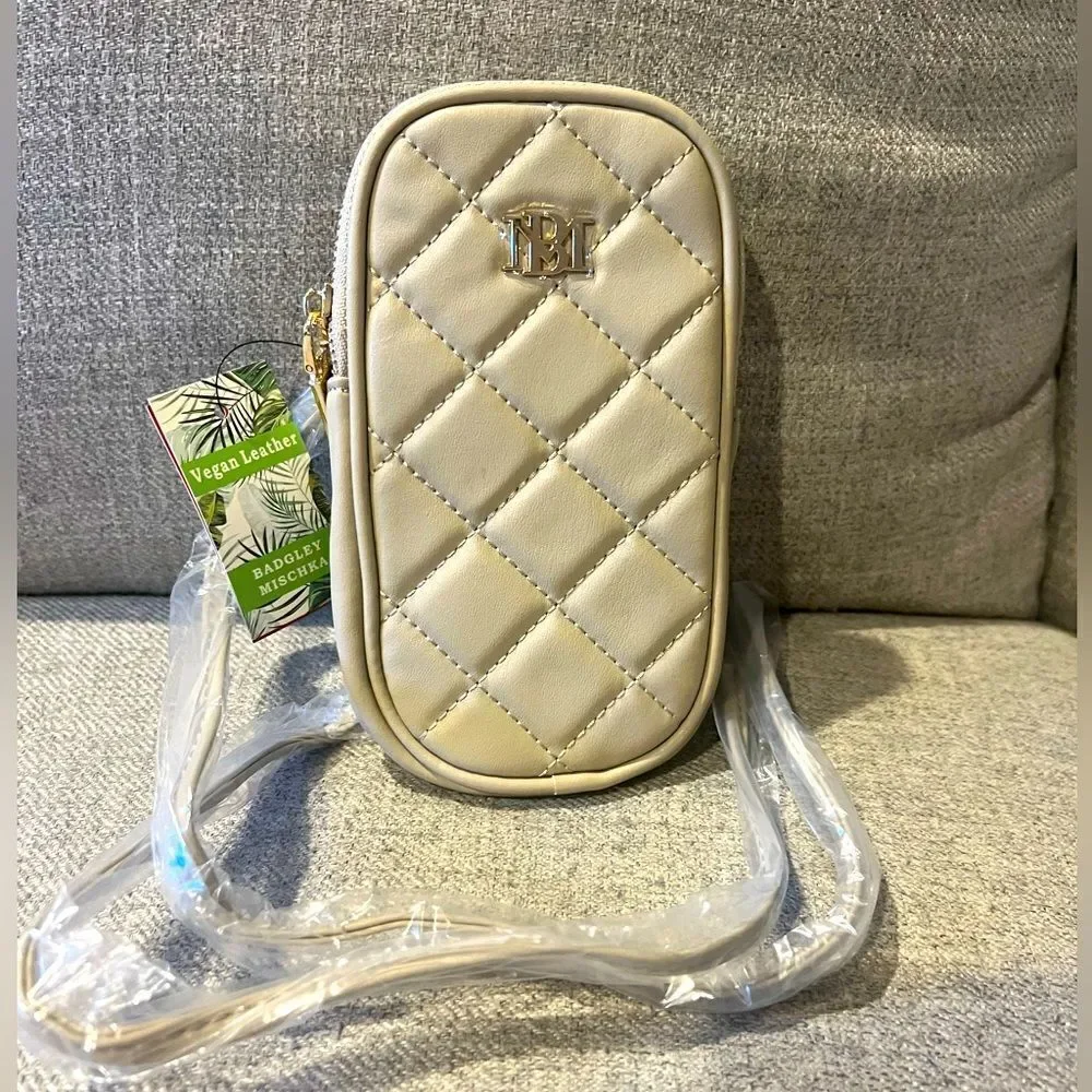 NWT badgley Mischka diamond‎ quilted crossbody phone case holder in cream